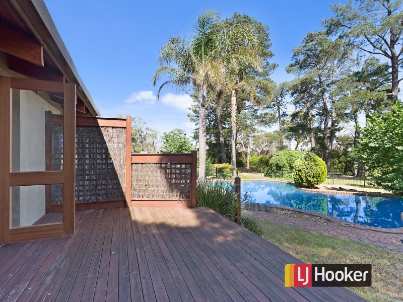 96 Wooralla Drive, Mount Eliza VIC 3930