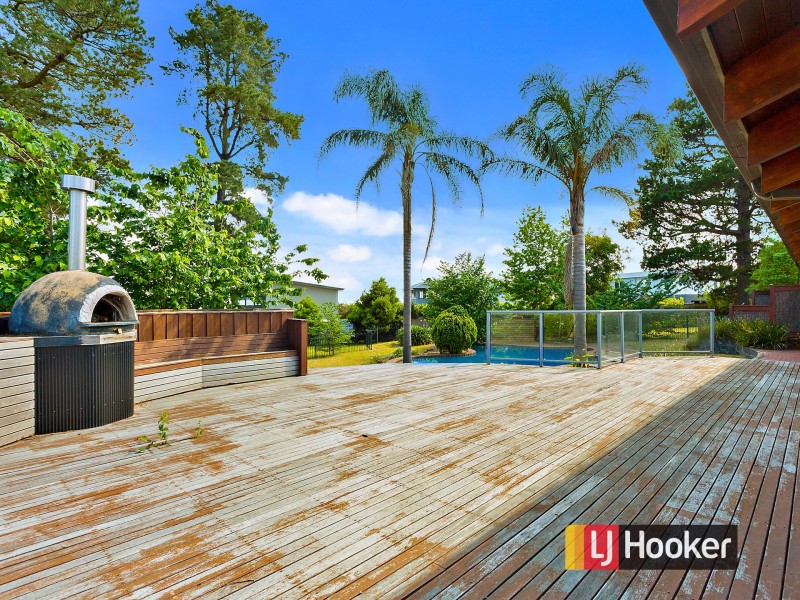 96 Wooralla Drive, Mount Eliza VIC 3930