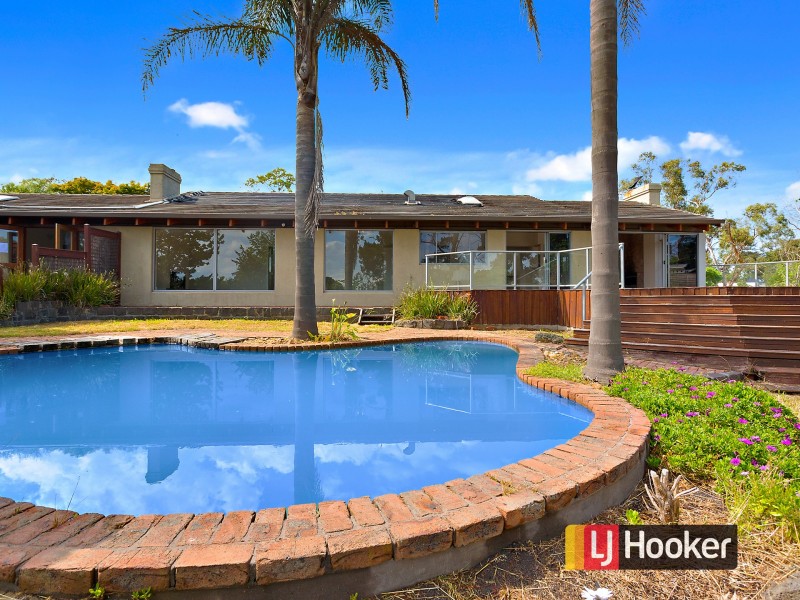 96 Wooralla Drive, Mount Eliza VIC 3930