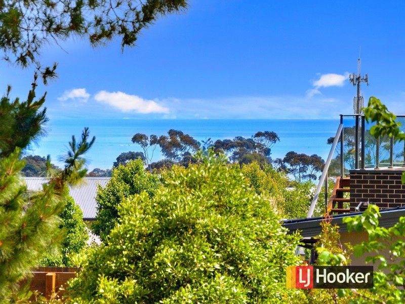 96 Wooralla Drive, Mount Eliza VIC 3930