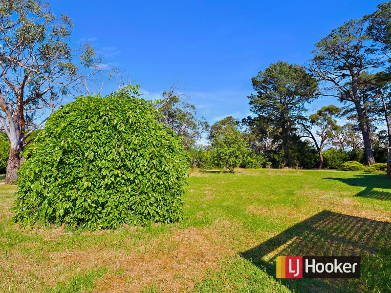 96 Wooralla Drive, Mount Eliza VIC 3930