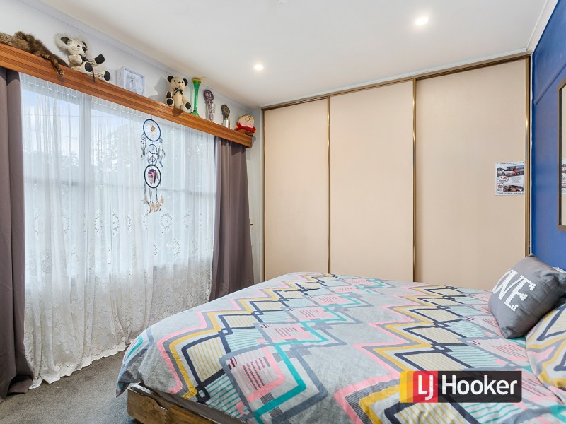 13 & 15 Candlebark Crescent, Frankston North VIC 3200