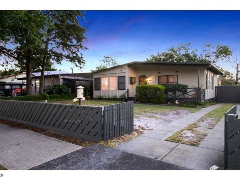 17 Candlebark Crescent, Frankston North VIC 3200