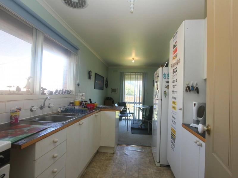 18 Downs Road, Seaford VIC 3198
