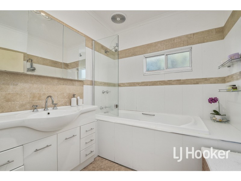 25 Stanley Road, Devon Meadows VIC 3977