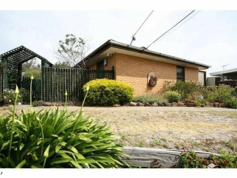 126 Monterey Boulevard, Frankston North VIC 3200
