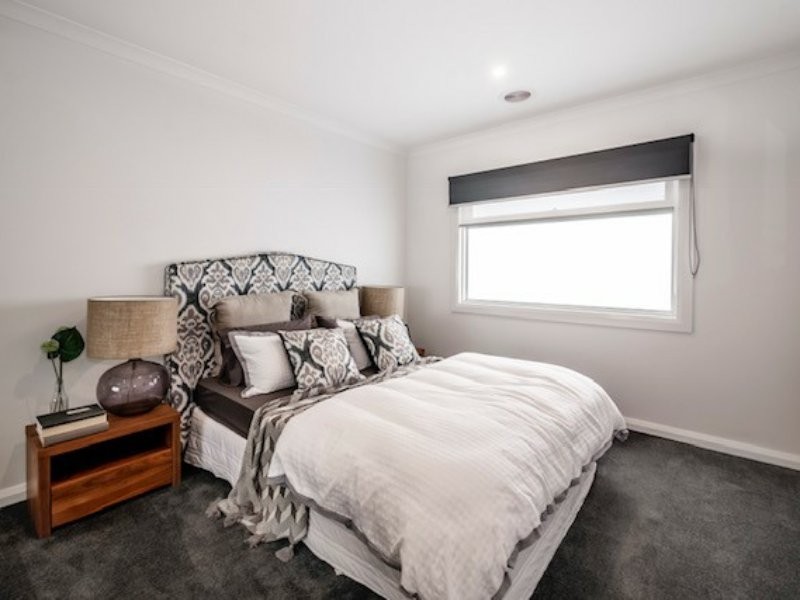 22 Callow Avenue, Clyde North VIC 3978