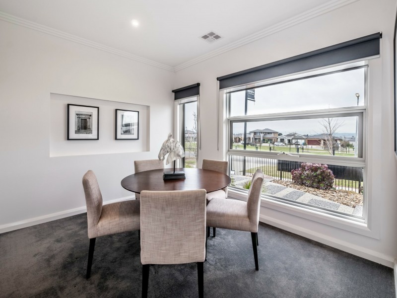 22 Callow Avenue, Clyde North VIC 3978