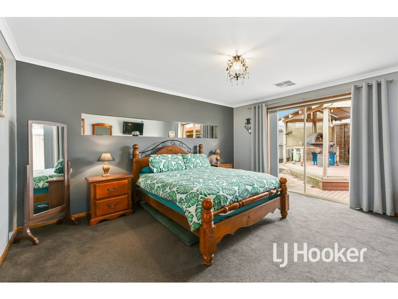 41 Holbourne Drive, Junction Village VIC 3977