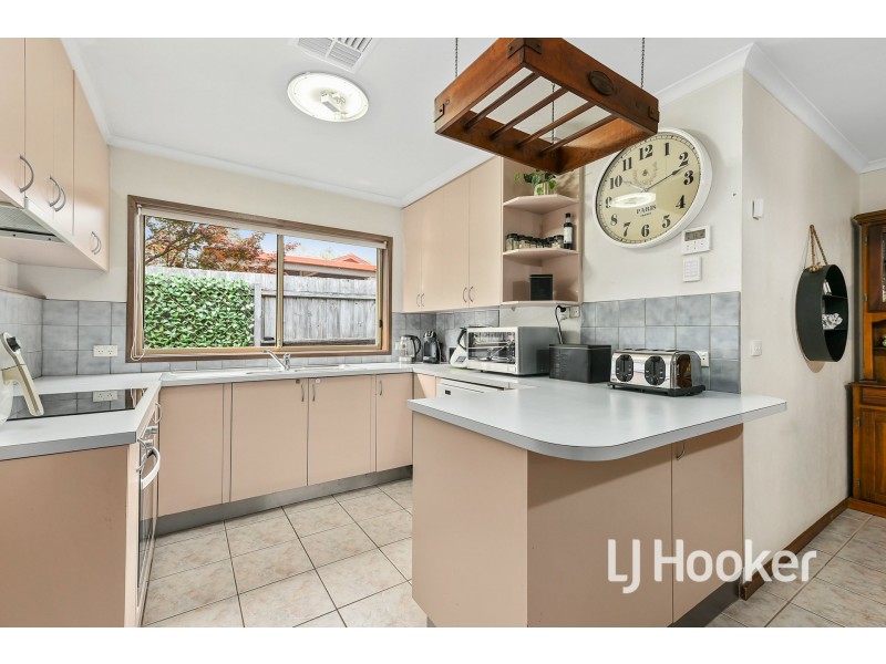 41 Holbourne Drive, Junction Village VIC 3977