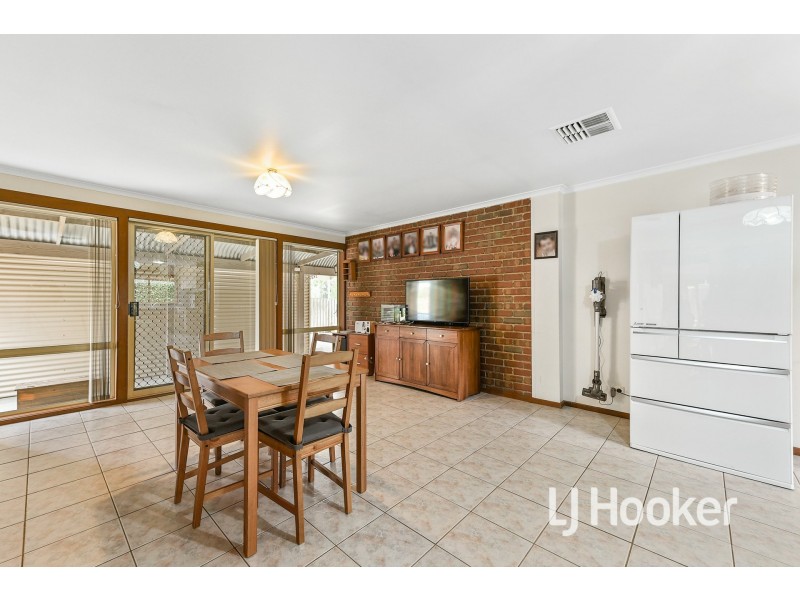 41 Holbourne Drive, Junction Village VIC 3977