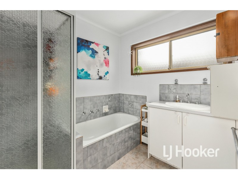 41 Holbourne Drive, Junction Village VIC 3977