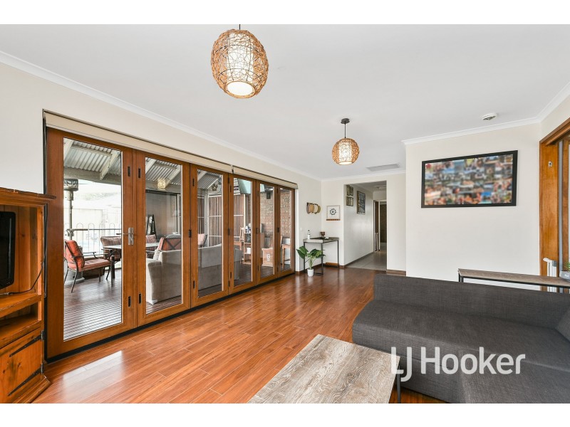41 Holbourne Drive, Junction Village VIC 3977