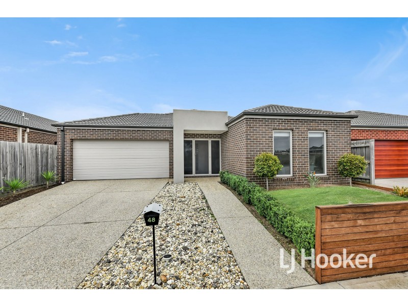 48 Heather Grove, Cranbourne East VIC 3977