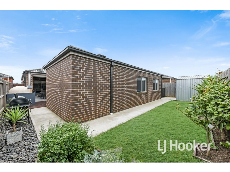 48 Heather Grove, Cranbourne East VIC 3977