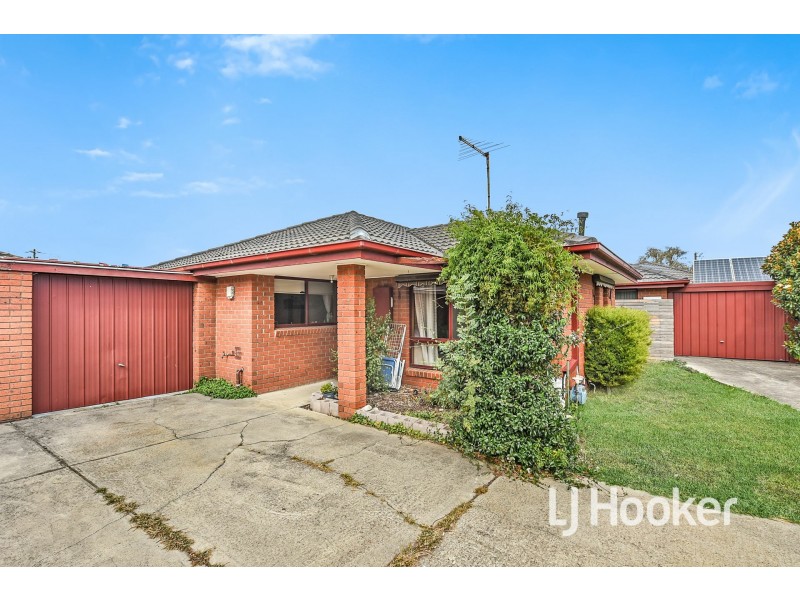 2/24 Alexander Street, Cranbourne VIC 3977