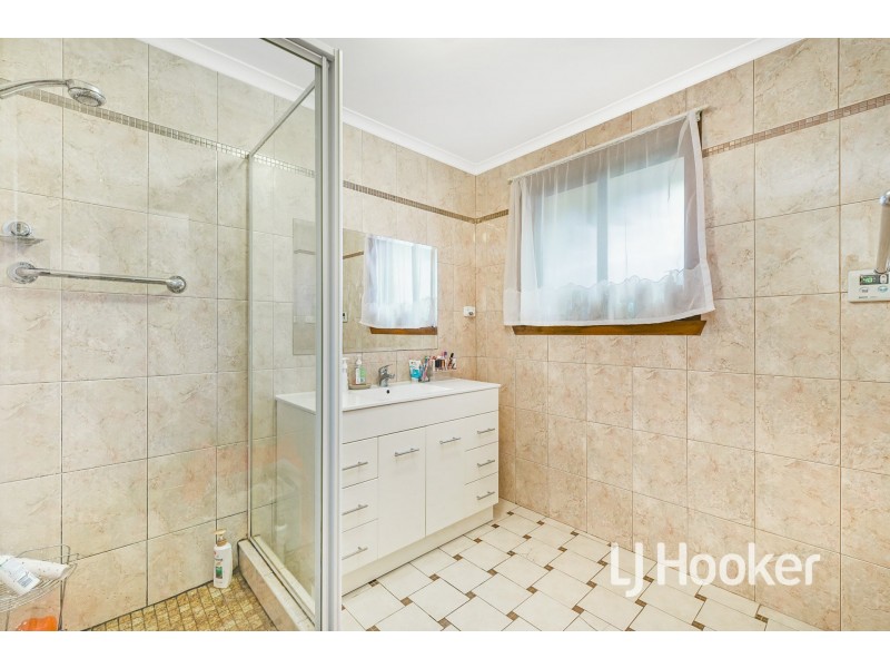 2/24 Alexander Street, Cranbourne VIC 3977