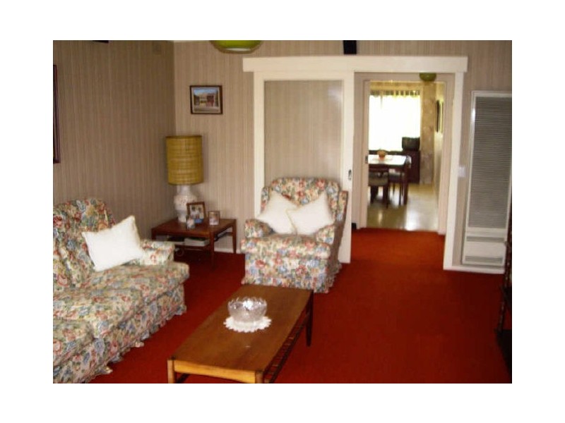 4 Bunnarong Drive, Frankston VIC 3199