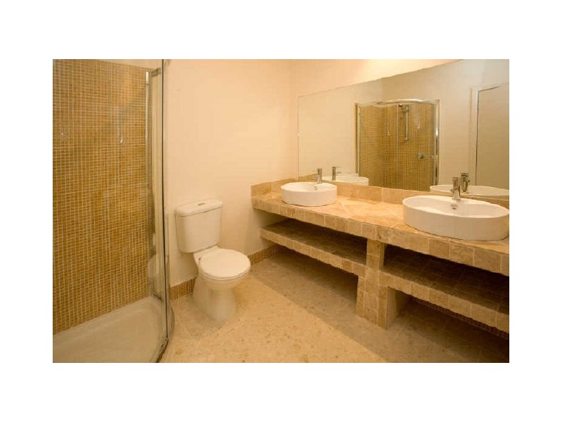 4/34 Pinehill Drive, Frankston VIC 3199