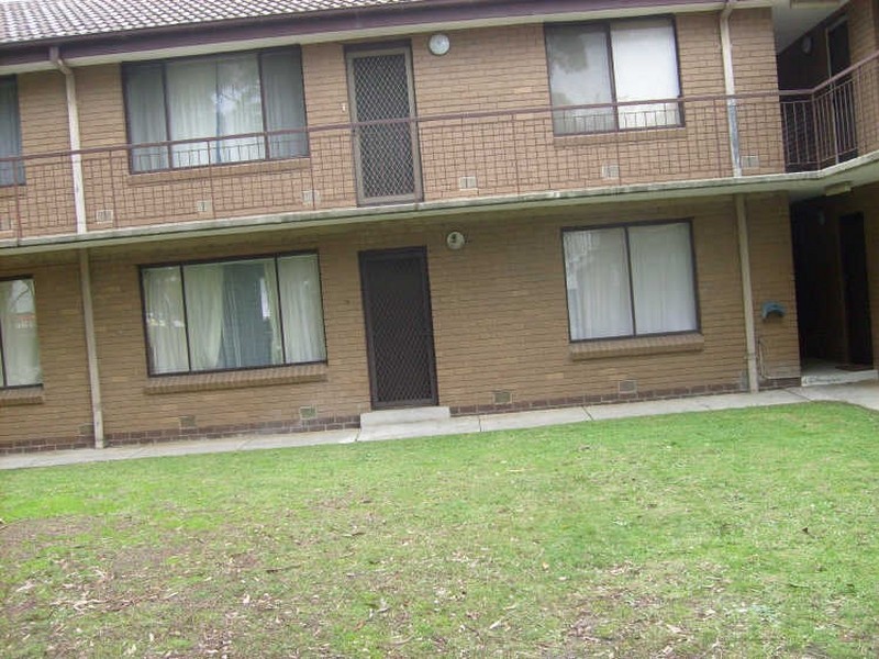 2/74 Beach Street, Frankston VIC 3199