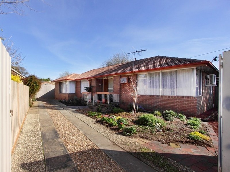 166 Karingal Drive, Frankston VIC 3199