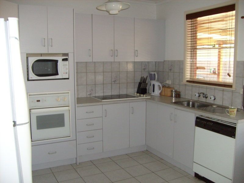 9 Alpina Street, Frankston North VIC 3200