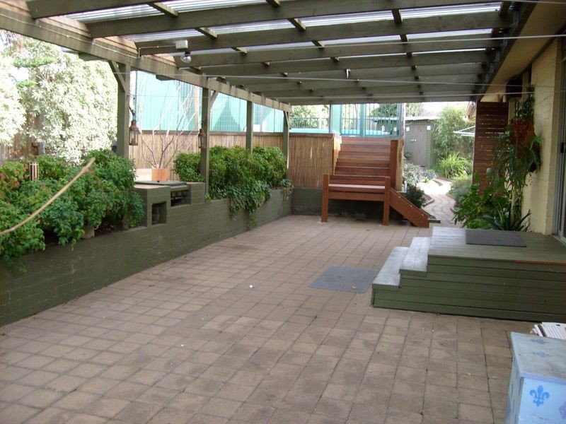 17 Agathea Crt, Frankston North VIC 3200