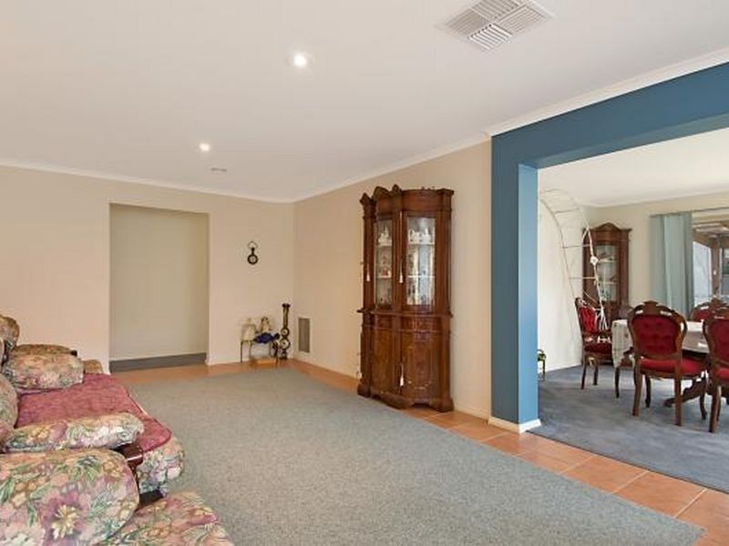 5 Manorwoods Drive, Frankston VIC 3199