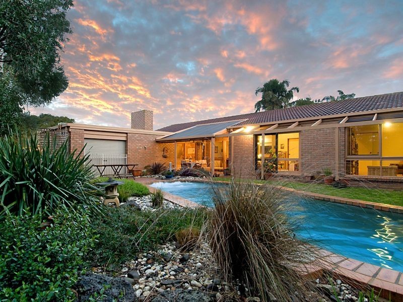 10 Callantina Crt, Frankston VIC 3199