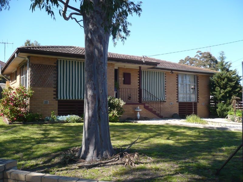 2 Alba Street, Frankston North VIC 3200