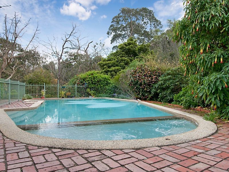 6 Camelot Crt, Mount Eliza VIC 3930