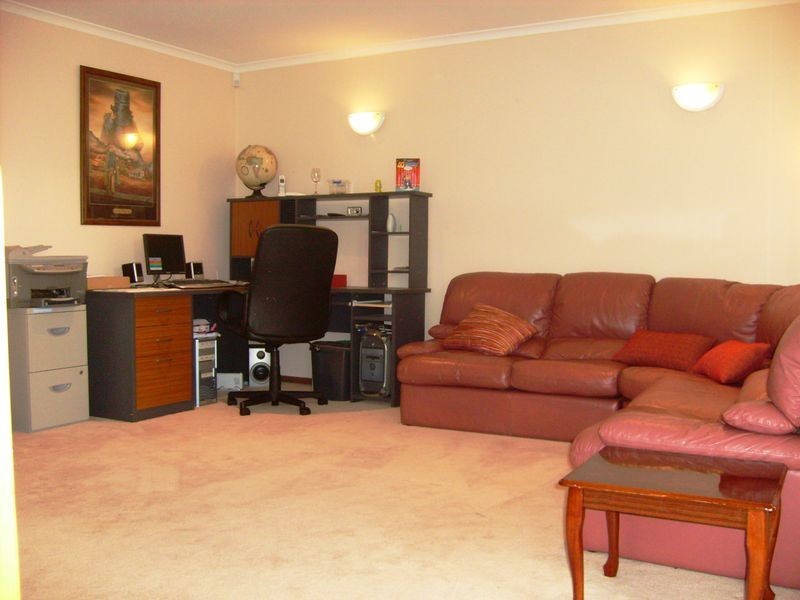 36 Whitford Way, Frankston VIC 3199