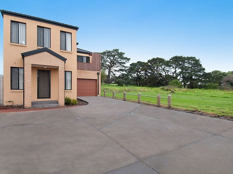 2/8A Mina Crt, Carrum Downs VIC 3201