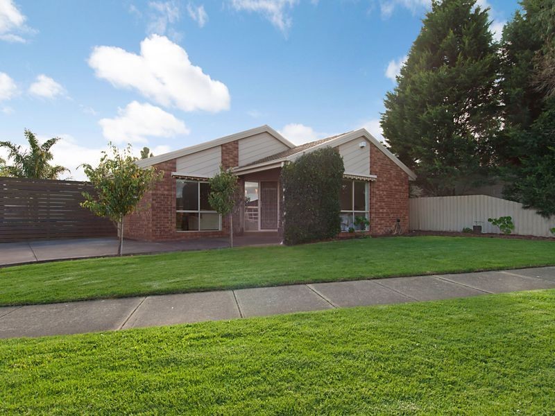 69 Rangeview Drive, Skye VIC 3977