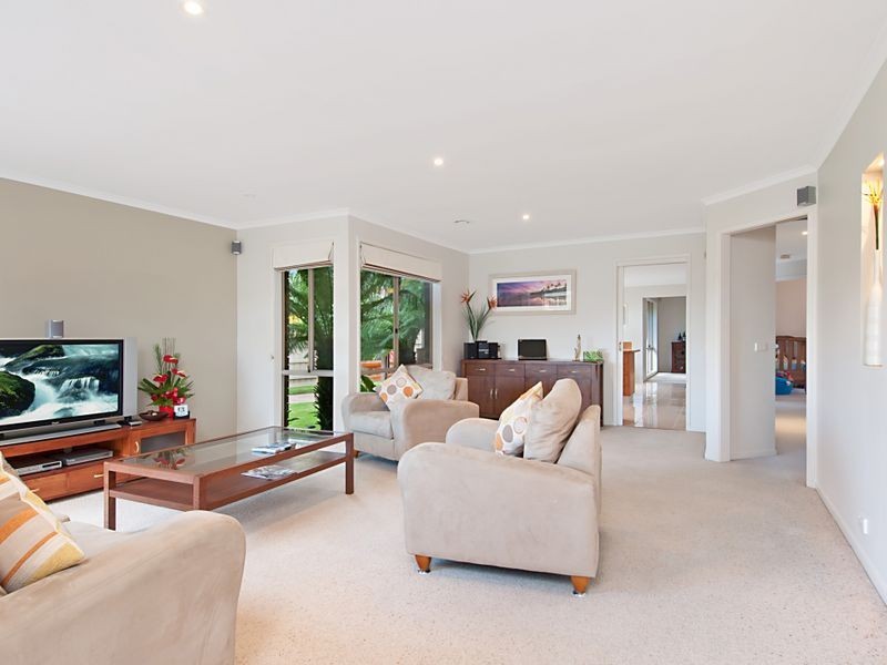 69 Rangeview Drive, Skye VIC 3977