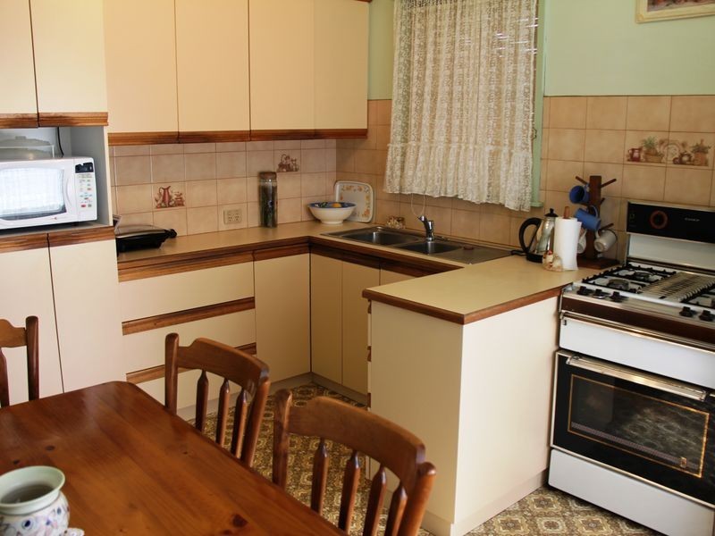 36 Hickory Crescent, Frankston North VIC 3200