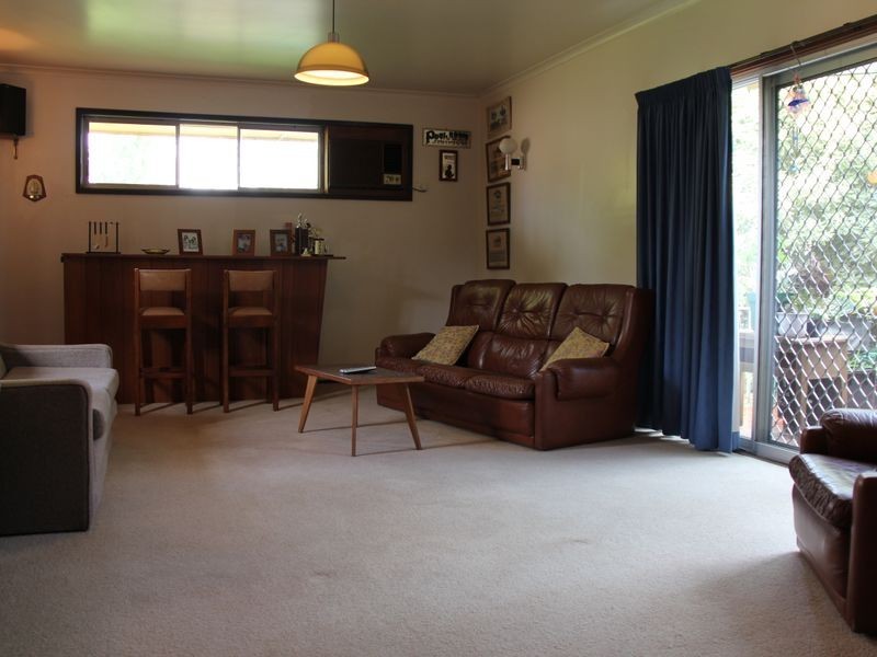 36 Hickory Crescent, Frankston North VIC 3200