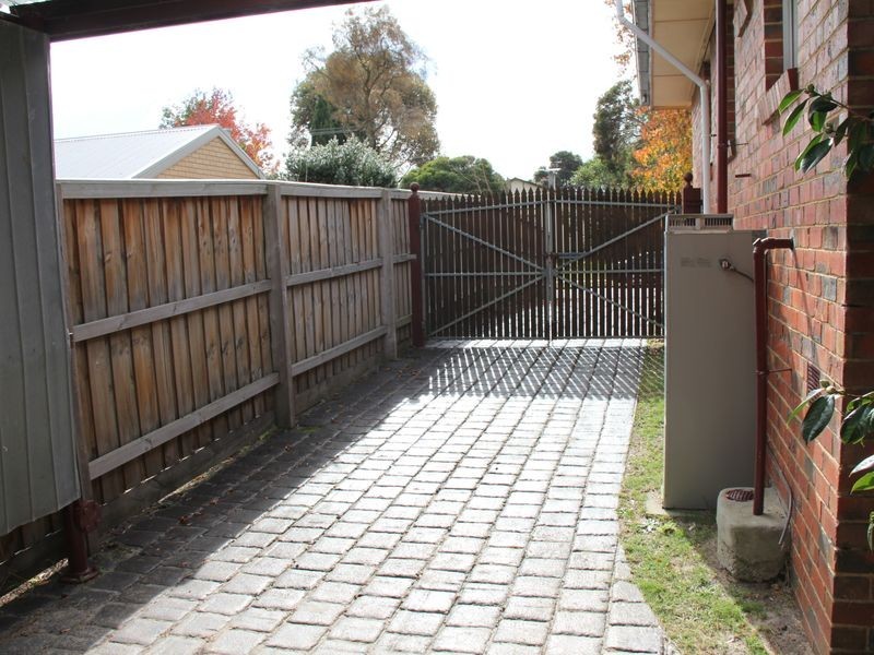 36 Hickory Crescent, Frankston North VIC 3200