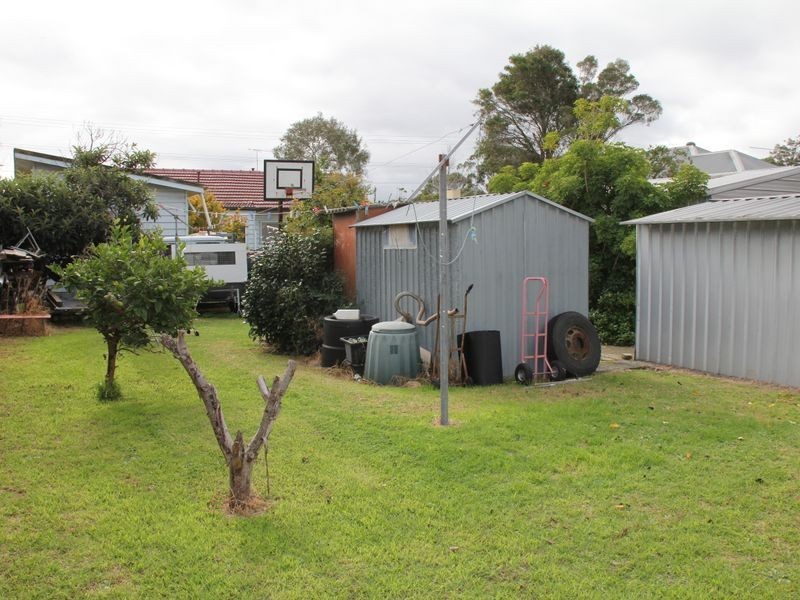 82 Berry Ave, Edithvale VIC 3196