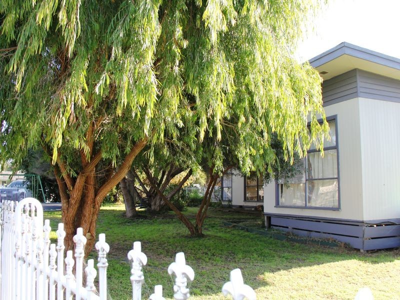 23 Gairloch Drive, Frankston VIC 3199