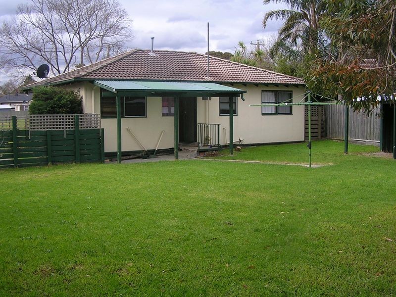 16 Burdett Street, Frankston North VIC 3200