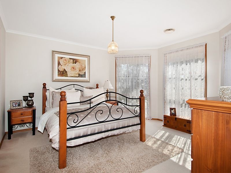 10 Highland Drive, Frankston South VIC 3199