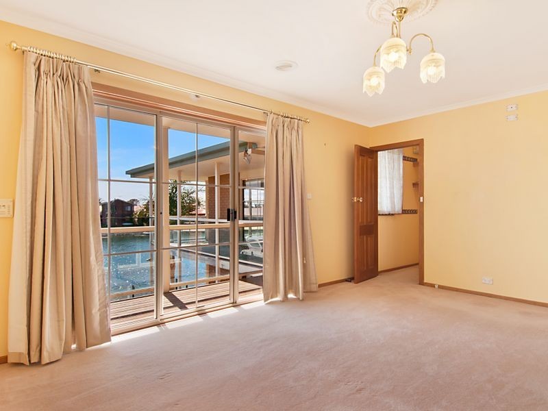 15 Swallow Court, Patterson Lakes VIC 3197