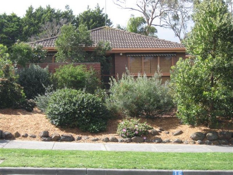 16 Raphael Crescent, Frankston VIC 3199