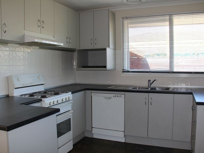 16 Raphael Crescent, Frankston VIC 3199