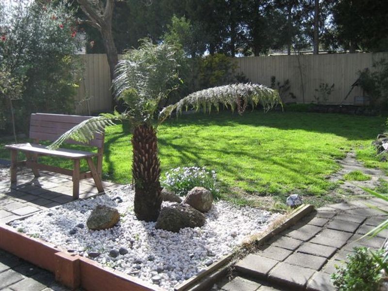 16 Raphael Crescent, Frankston VIC 3199