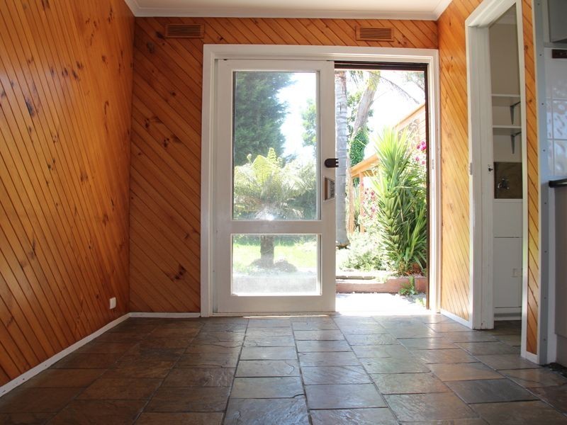 16 Raphael Crescent, Frankston VIC 3199