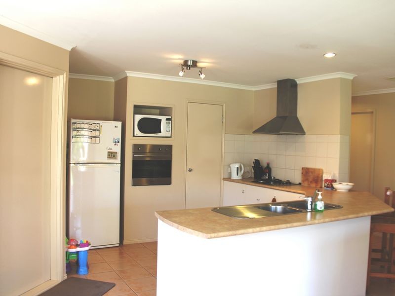 8 Victory Way, Carrum Downs VIC 3201