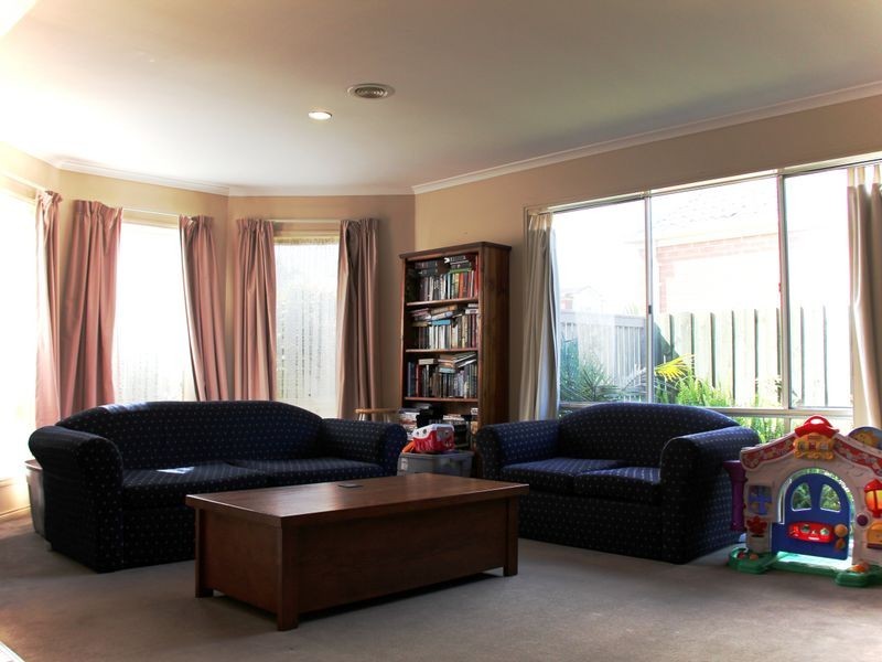 8 Victory Way, Carrum Downs VIC 3201