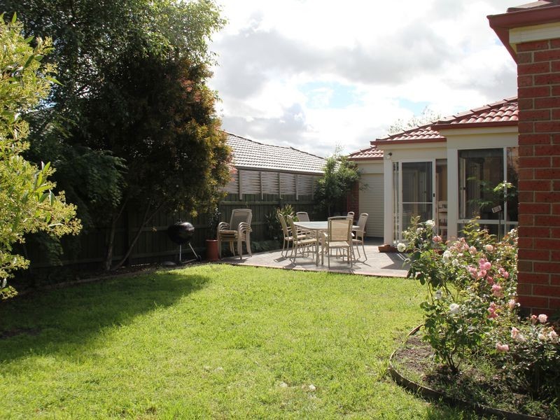 8 Victory Way, Carrum Downs VIC 3201